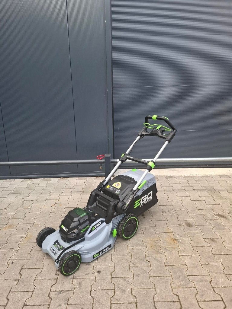Zo goed als nieuwe EGO LM1702E-SP gazonmaaier, Tuin en Terras, Ophalen, Cirkelmaaier, Gebruikt, 50 cm of meer