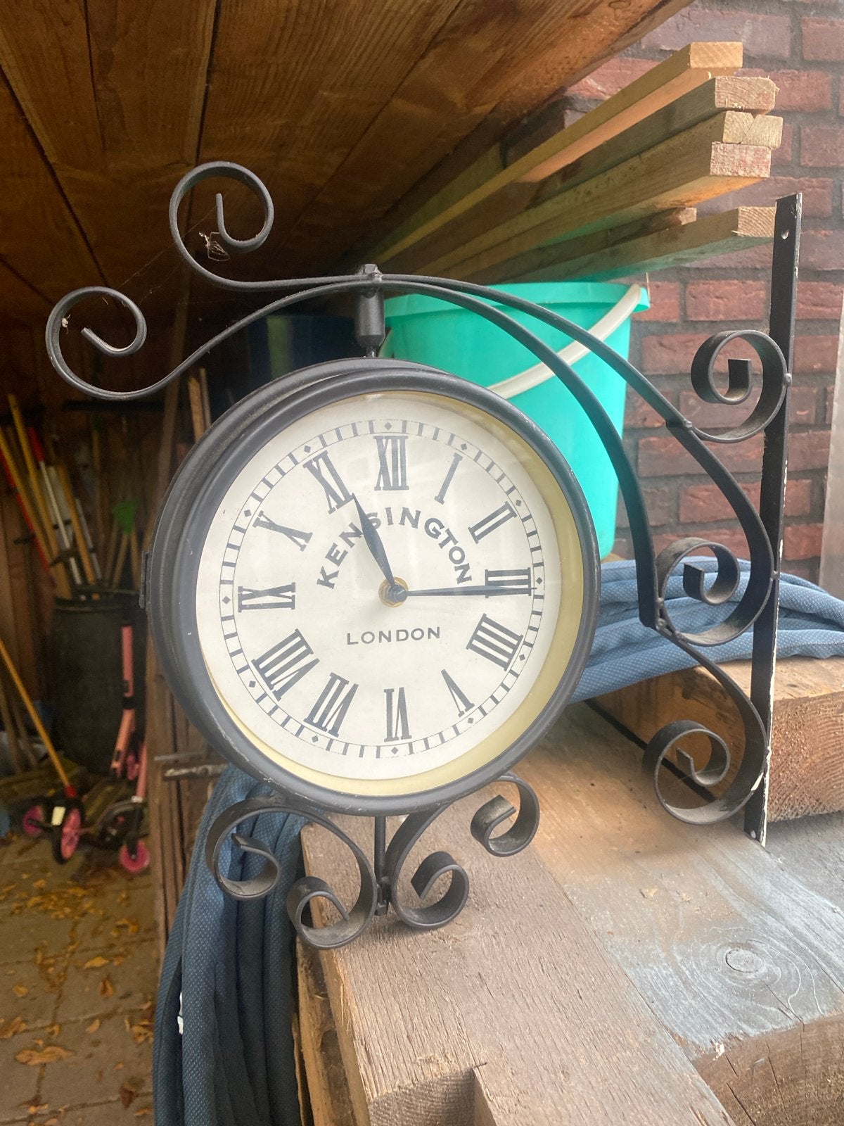 Stationsklok Kensington London - Dubbelzijdig, 20 cm, Antiek en Kunst, Ophalen