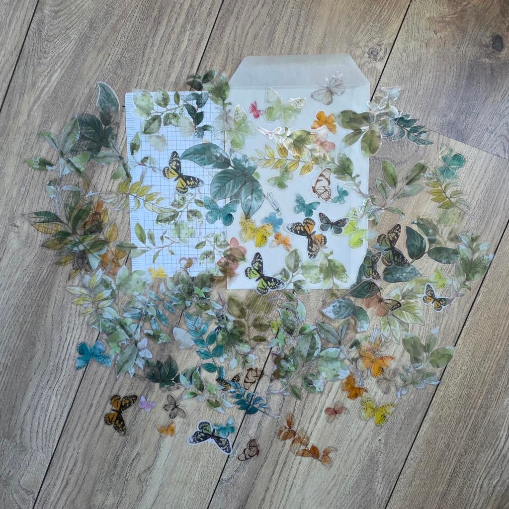 Clear die-cut embellishments, vlinders en bladeren, Verzenden, Zo goed als nieuw, Versiering of Embellishment, Overige merken