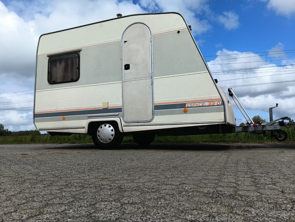 Graue Caravan 1990 incl voortent  Lichtgewicht, Overige merken, Standaardzit, Omvormbare zithoek, Tot en met 3