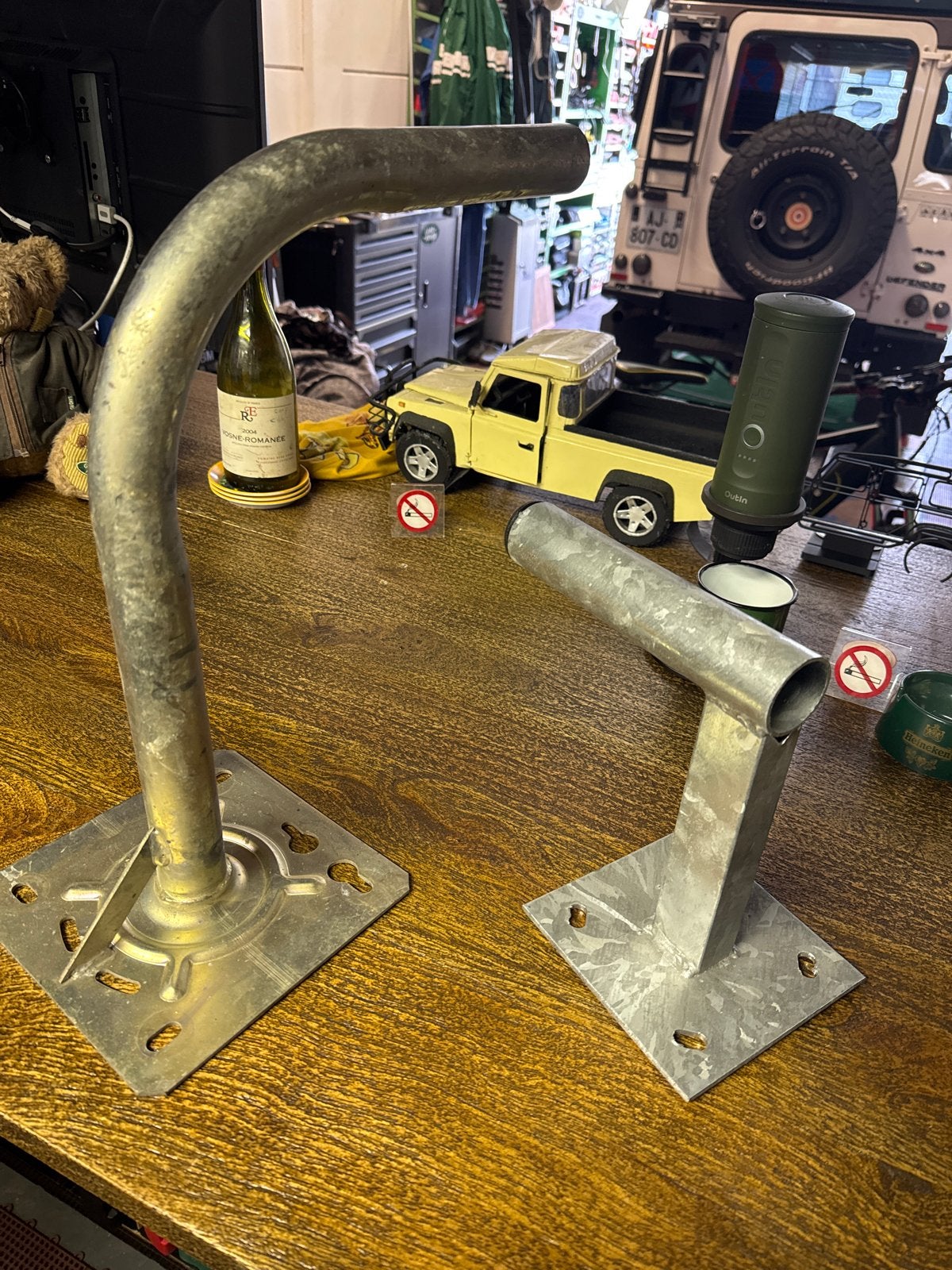 2x Solide Muurbeugels voor Satelliet/Starlink Schotel, Ophalen of Verzenden, Gebruikt, (Schotel)antenne-accessoires, Overige merken