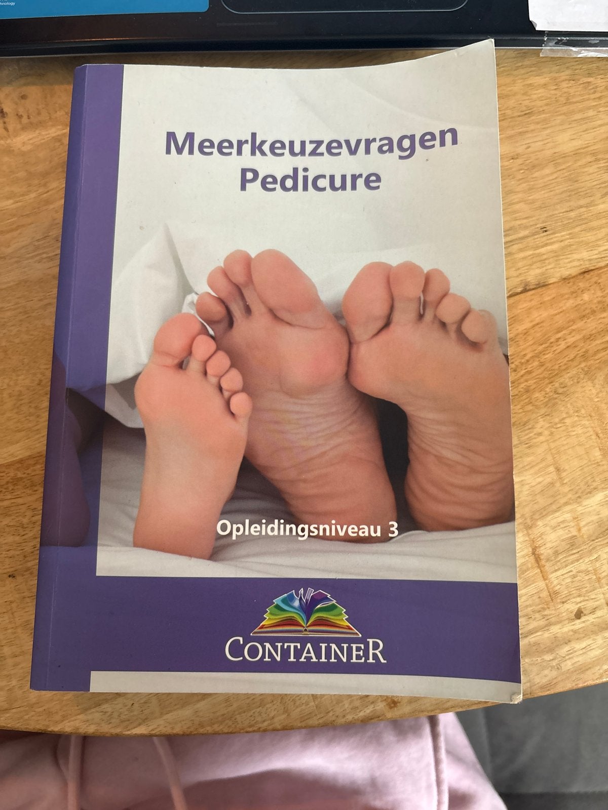 Meerkeuzevragen Pedicure Opleidingsniveau 3, Ophalen of Verzenden, Zo goed als nieuw, MBO