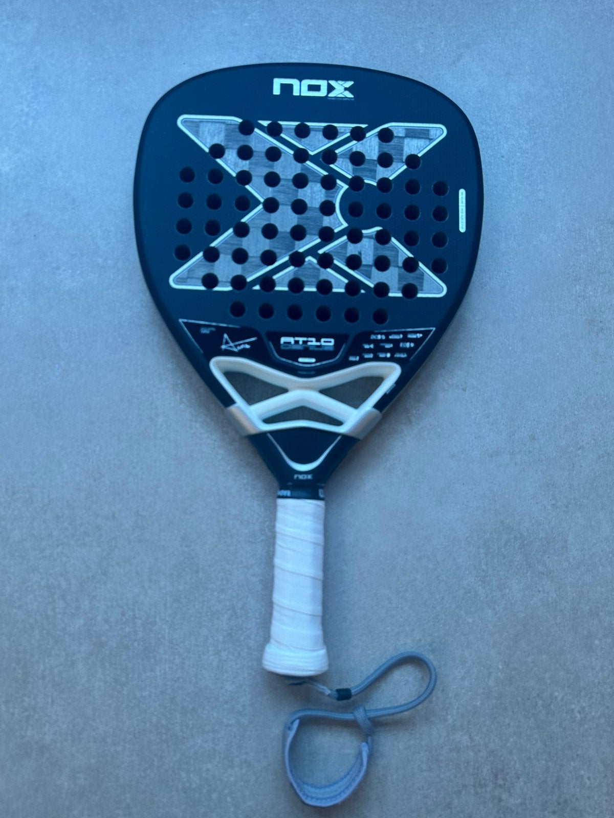 NOX AT10 Genius Attack 18K 2026, Sport en Fitness, Padel, Ophalen of Verzenden, Zo goed als nieuw, Padelracket