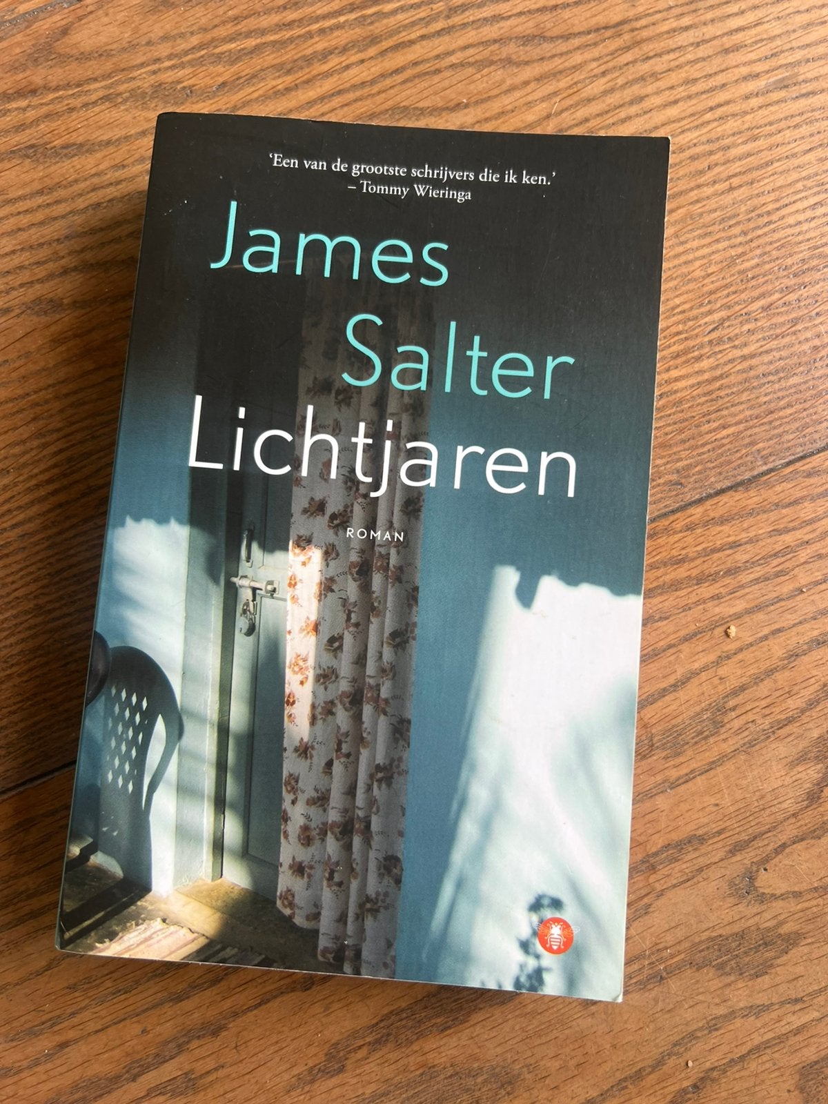 Boek Lichtjaren, Ophalen of Verzenden, Zo goed als nieuw