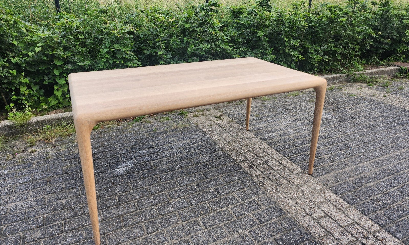 Artisan - Latus eettafel 160cm  (2x) Showroommodel, Huis en Inrichting, Tafels | Eettafels, Ophalen of Verzenden, Rechthoekig