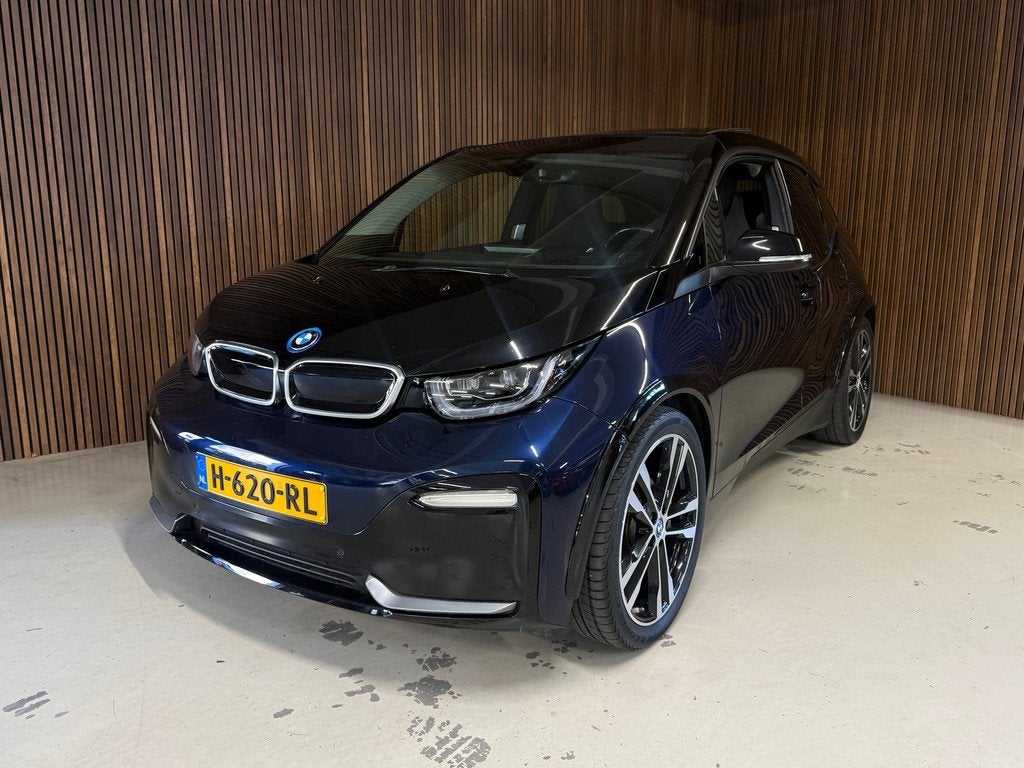 BMW I3s - Carplay - Warmtepomp - Pano S 120Ah 42 kWh, Auto's, BMW, Automaat, Achterwielaandrijving, Zwart, Automatische klimaatregeling