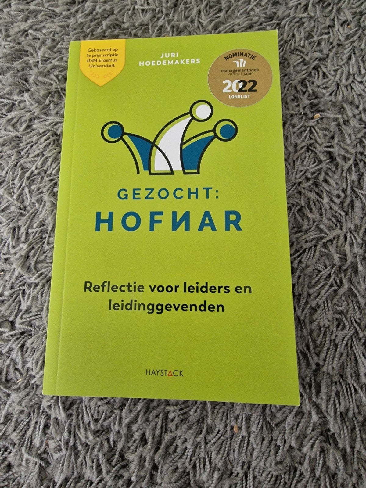 Gezocht Hofnar - Juri Hoedemakers, Ophalen of Verzenden, Zo goed als nieuw
