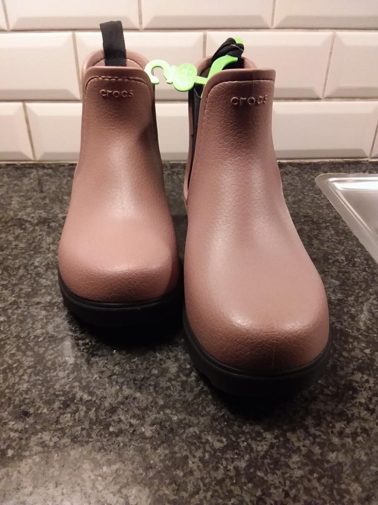 Crocs laarsjes. Maat 36/37. NIEUW, Kleding | Dames, Schoenen, Ophalen of Verzenden, Nieuw, Zwart