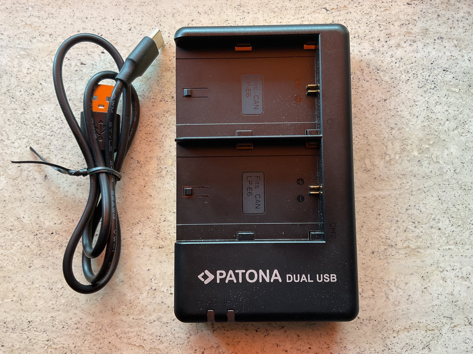Patona Dual USB lader voor Canon LP-E6 batterijen, Ophalen of Verzenden, Zo goed als nieuw
