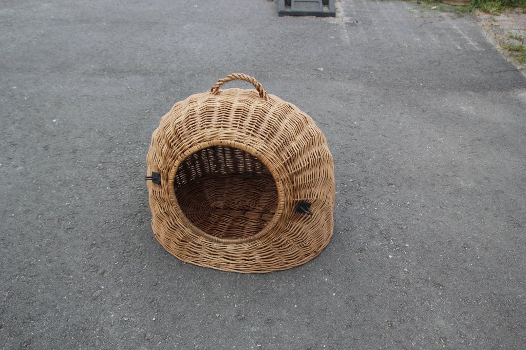 Ronde overkapte kattenmand, Ophalen, Gebruikt, Riet