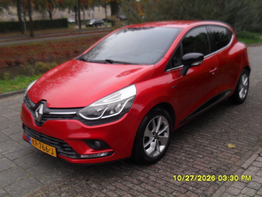Renault Clio Energy TCe 90pk Eco2 S&S 2016 Rood, Auto's, Voorwielaandrijving, Stof, 49 €/maand, Origineel Nederlands