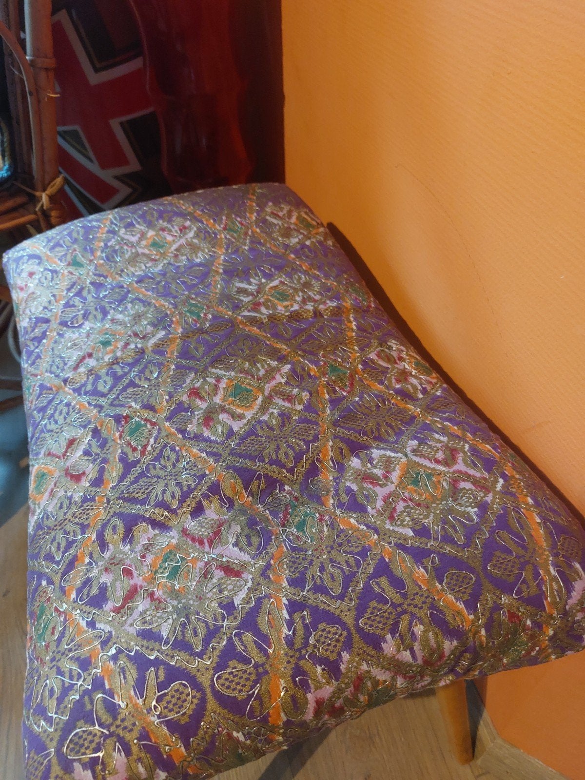 Vintage krukje met paarse Oosterse bekleding, Antiek en Kunst, Ophalen of Verzenden