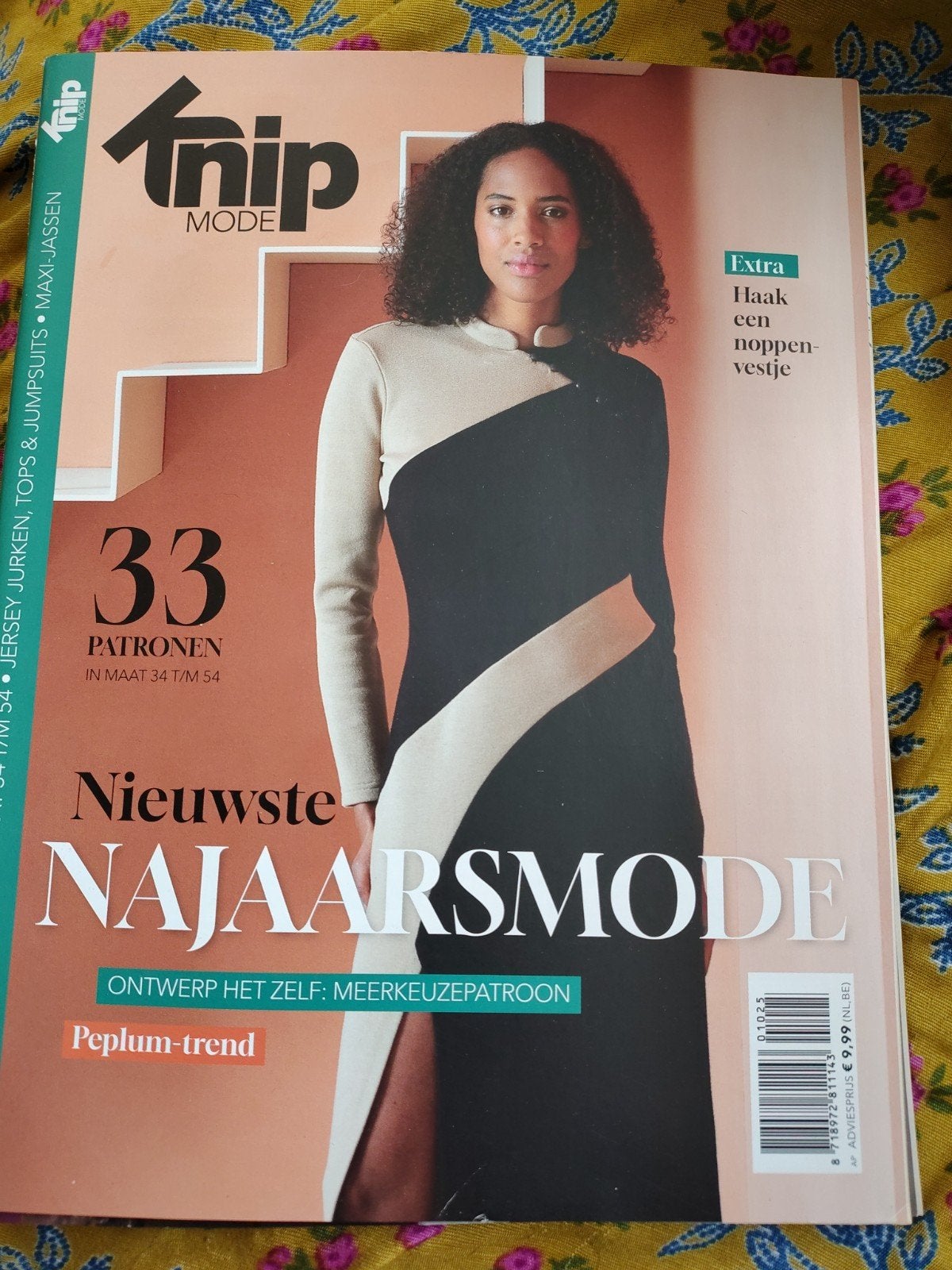 knip 10-2025, Hobby en Vrije tijd, Kledingpatronen, Ophalen of Verzenden, Zo goed als nieuw, Vrouw, Knipmode