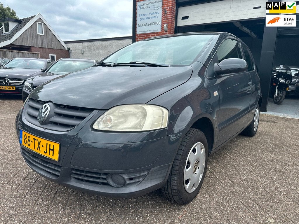 Volkswagen Fox 1.4 Trendline AIRCO-CENTRAAL-ELEC RAMEN, Auto's, Volkswagen, Zwart, 4 stoelen, Origineel Nederlands, Bedrijf
