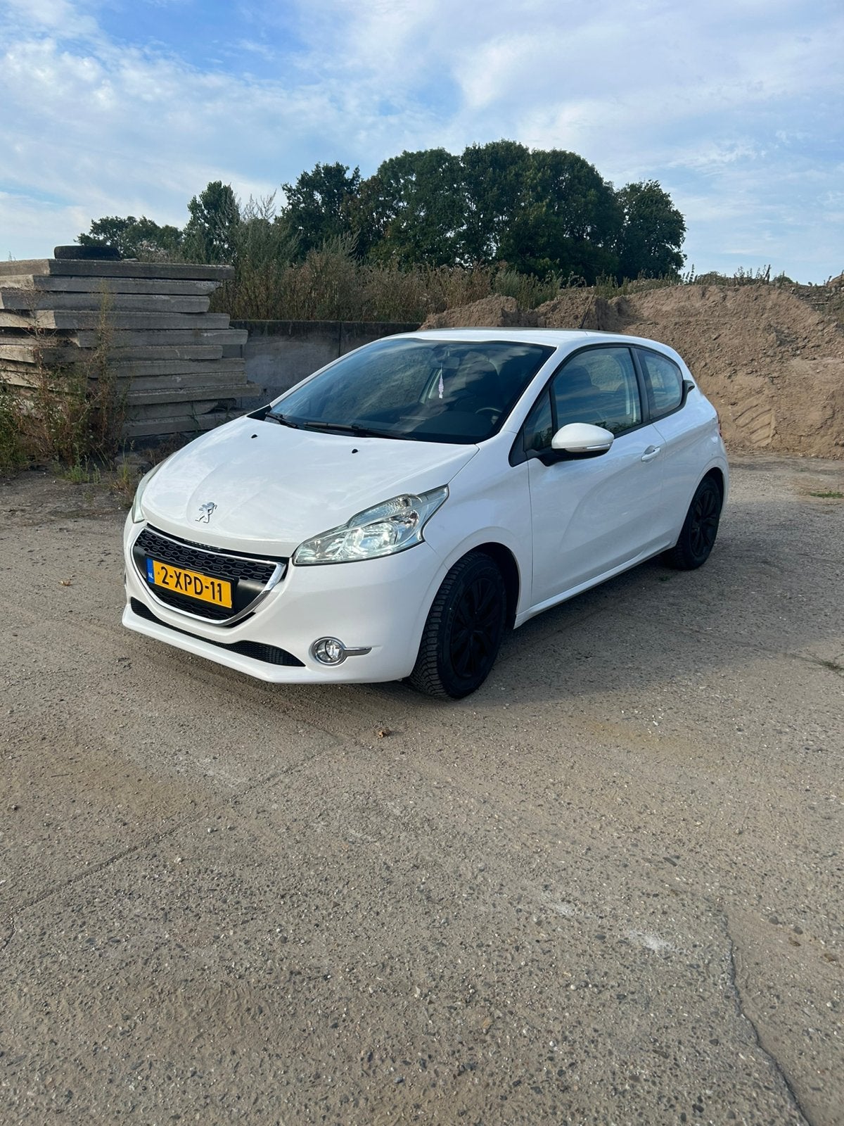 Peugeot 208 1.0 VTI 68PK 3-D 2013 Wit carplay, Auto's, Voorwielaandrijving, 450 kg, 31 €/maand, Particulier