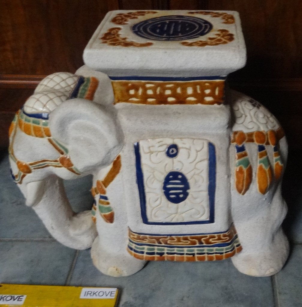 GROTE OLIFANT * Als Zitje of Plant Tafeltje *, Ophalen of Verzenden