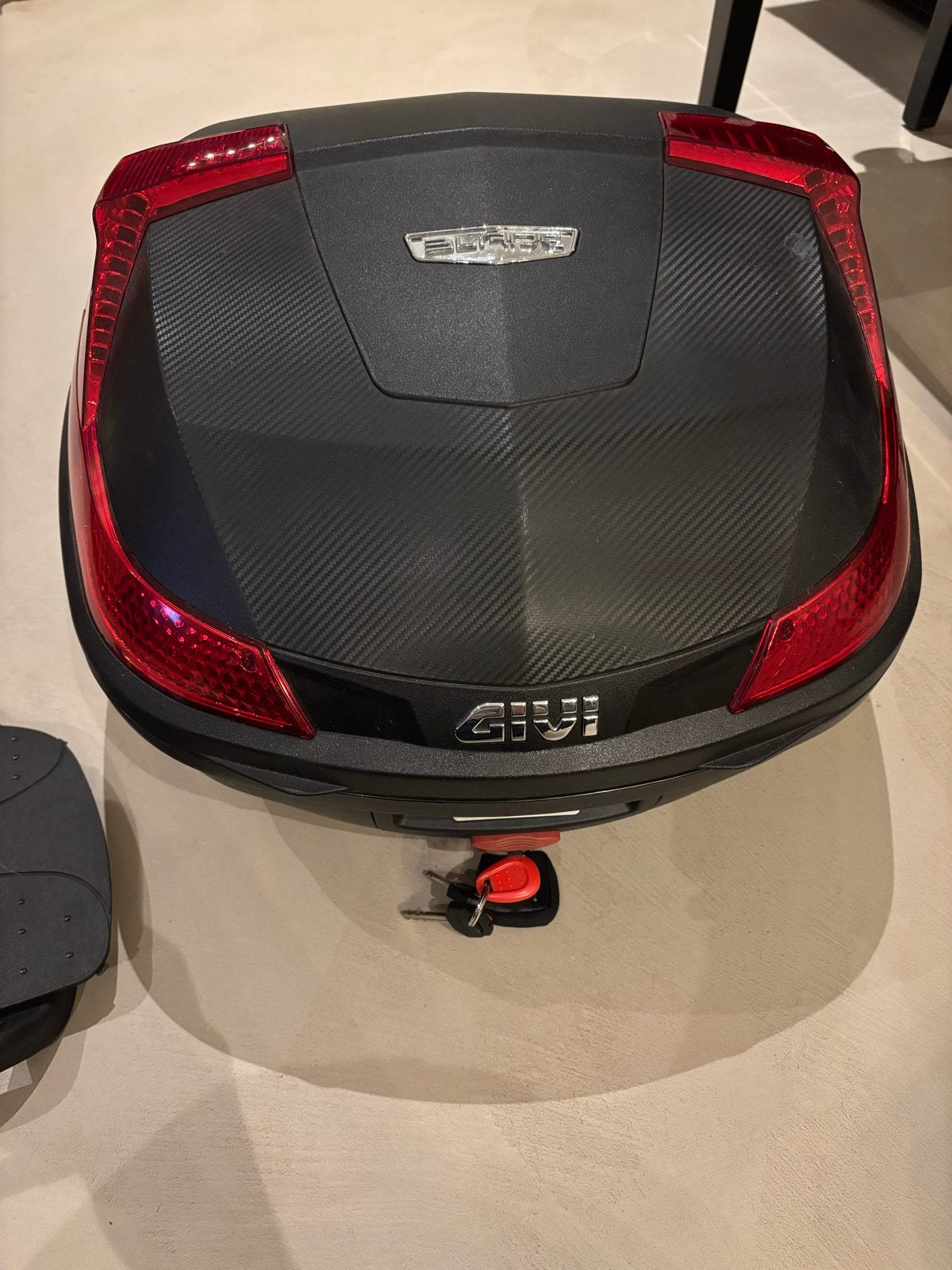 Givi Blade Topkoffer 37L - Ruime en veilige opbergruimte, Ophalen of Verzenden, Gebruikt