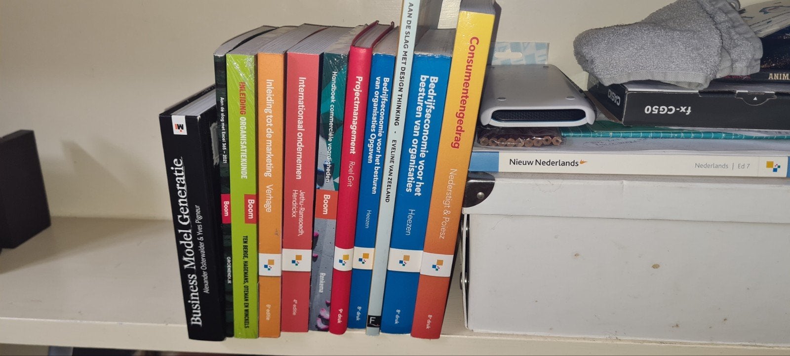 Studieboeken commerciële economie windesheim 1ste jaar, Boeken, Studieboeken en Cursussen, Ophalen, Beta, Zo goed als nieuw, HBO