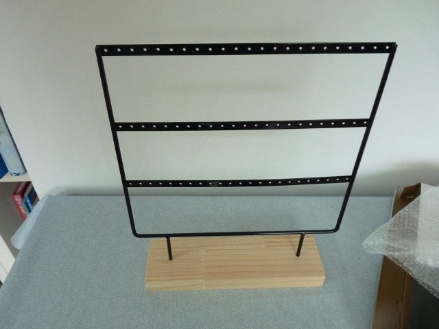Zwarte Display voor Oorbellen- Hout en Metaal - Nieuw, Sieraden, Tassen en Uiterlijk, Oorbellen, Ophalen of Verzenden, Nieuw, Zwart