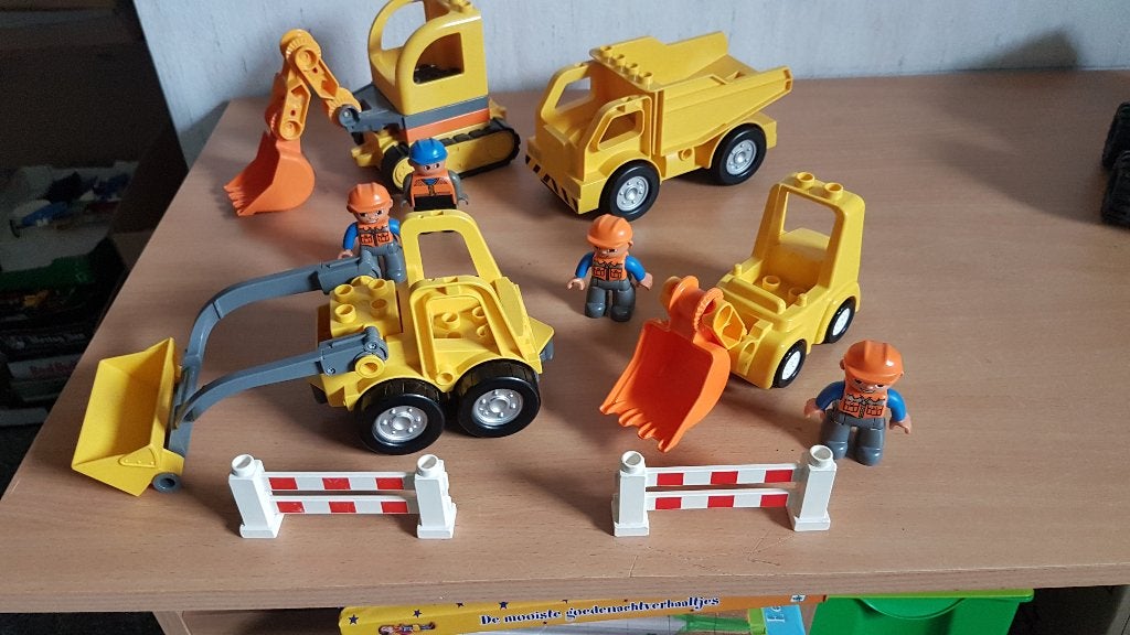 duplo werkvoertuigen met poppetjes samen 20 euro, Ophalen of Verzenden, Zo goed als nieuw, Duplo