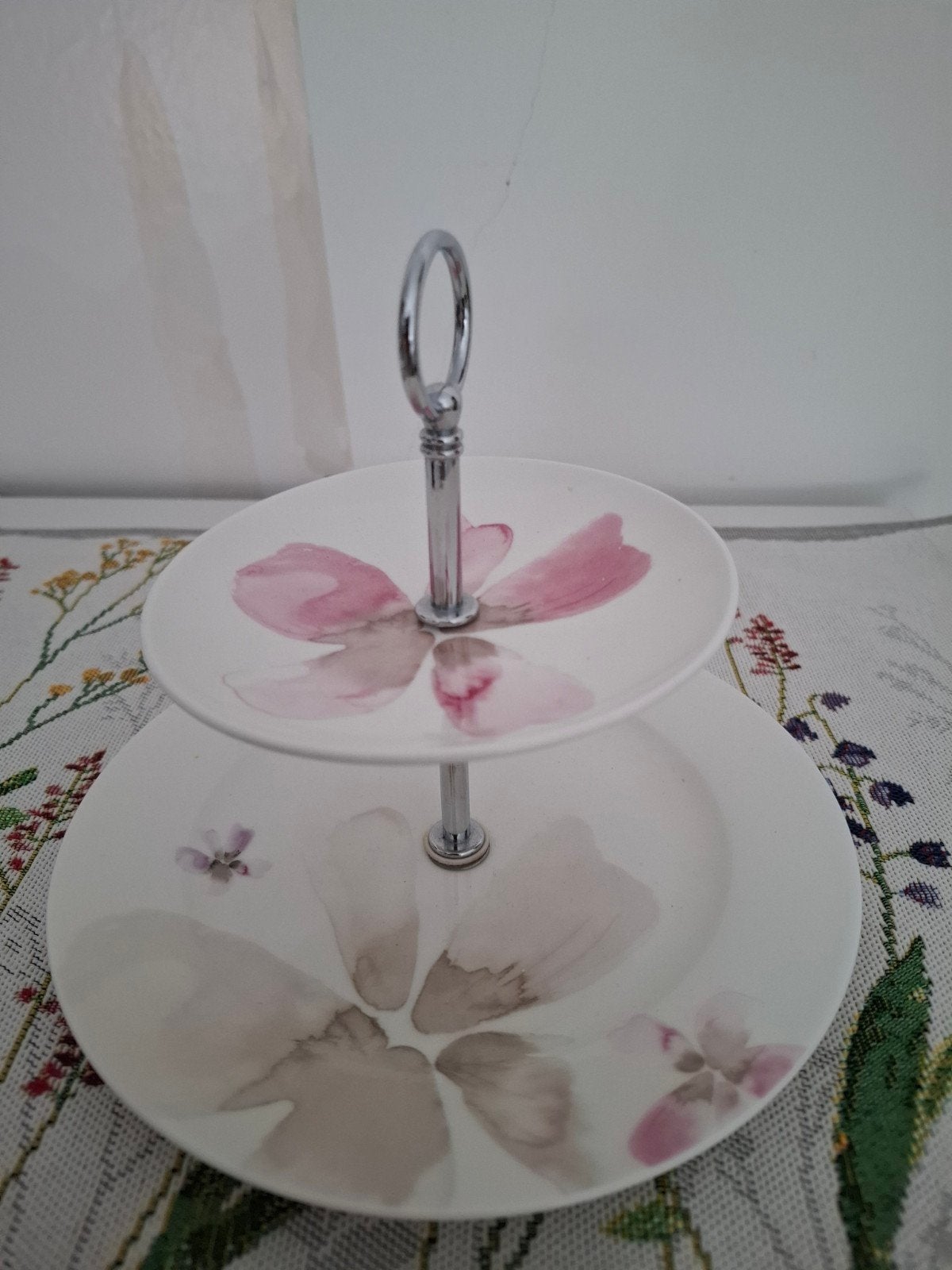 Margriet etagere met bloemmotief - Nieuw Bone China, Ophalen of Verzenden