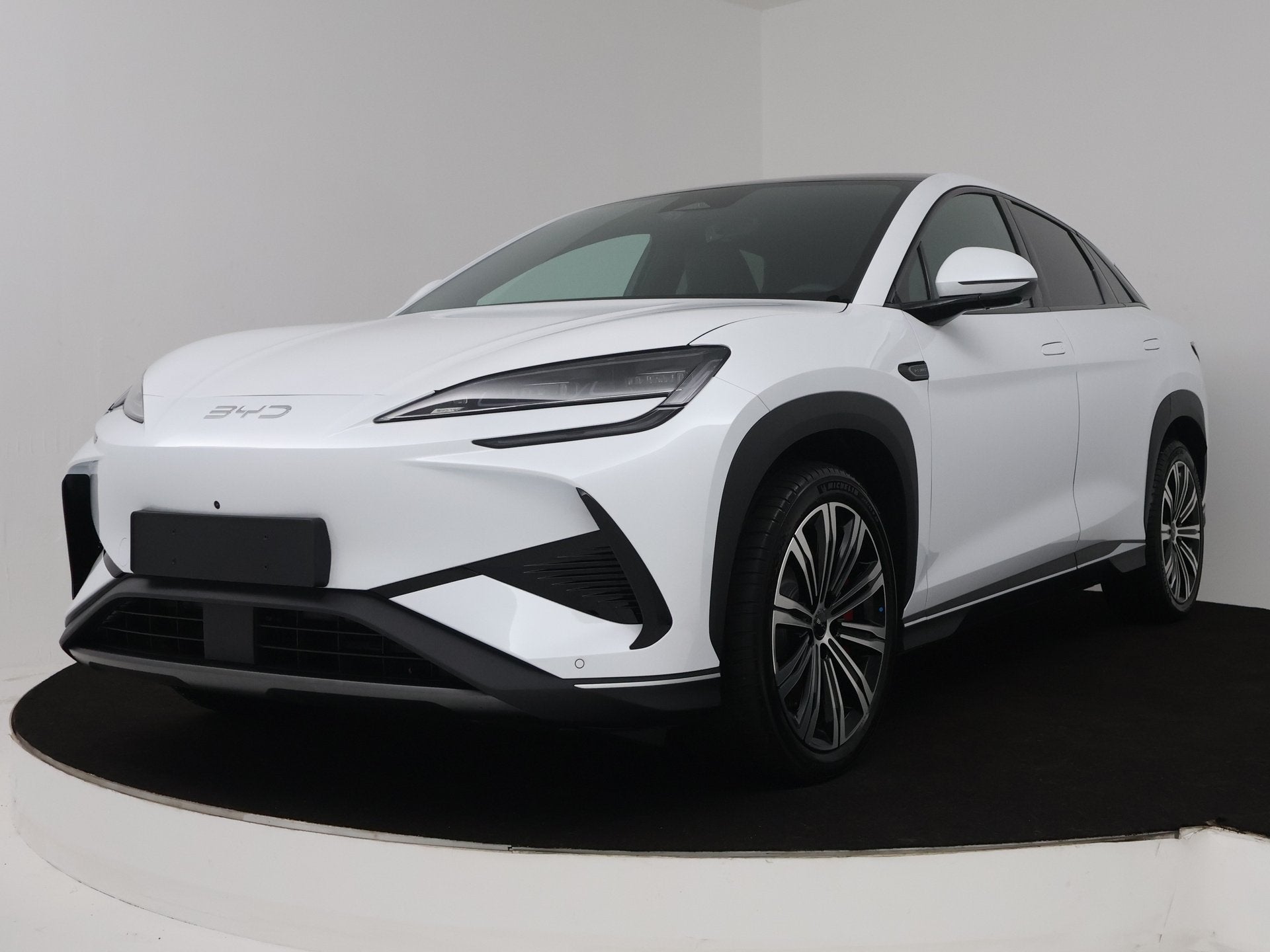 BYD SEALION 7 Design AWD 82.5 kWh | 100% Nieuw & Origineel N, Auto's, Automaat, SUV of Terreinwagen, 2315 kg, Elektrisch