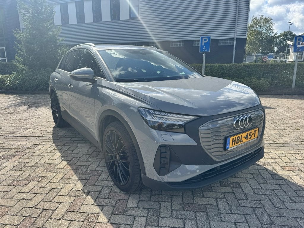 Audi Q4 e-tron 35 E-tron 52kWh 170pk 2022 Grijs, Auto's, Automaat, Dealer onderhouden, 510 min, 95 pk