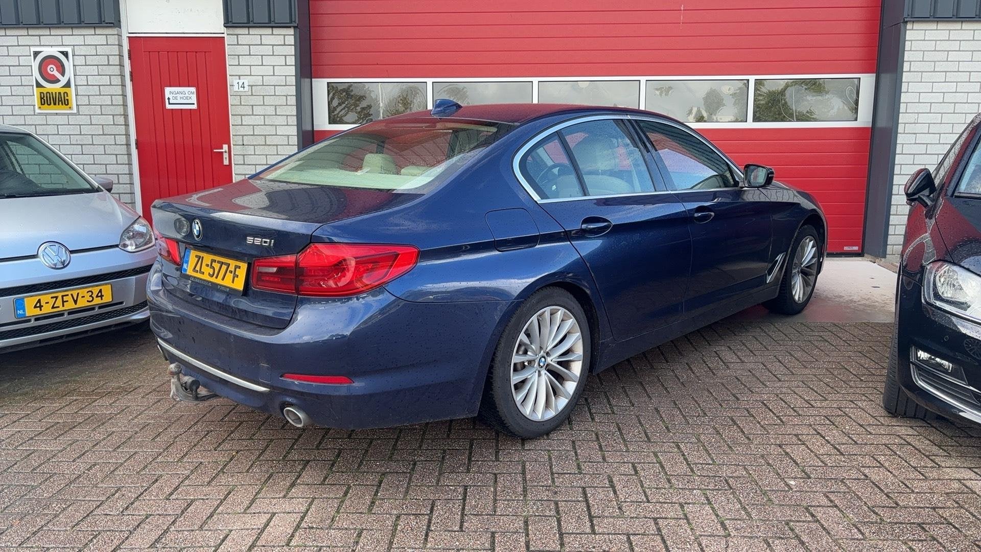BMW 5-serie 520i High Executive Edition TREKHAAK / VIRTUAL /, Automaat, 1998 cc, Achterwielaandrijving, Gebruikt