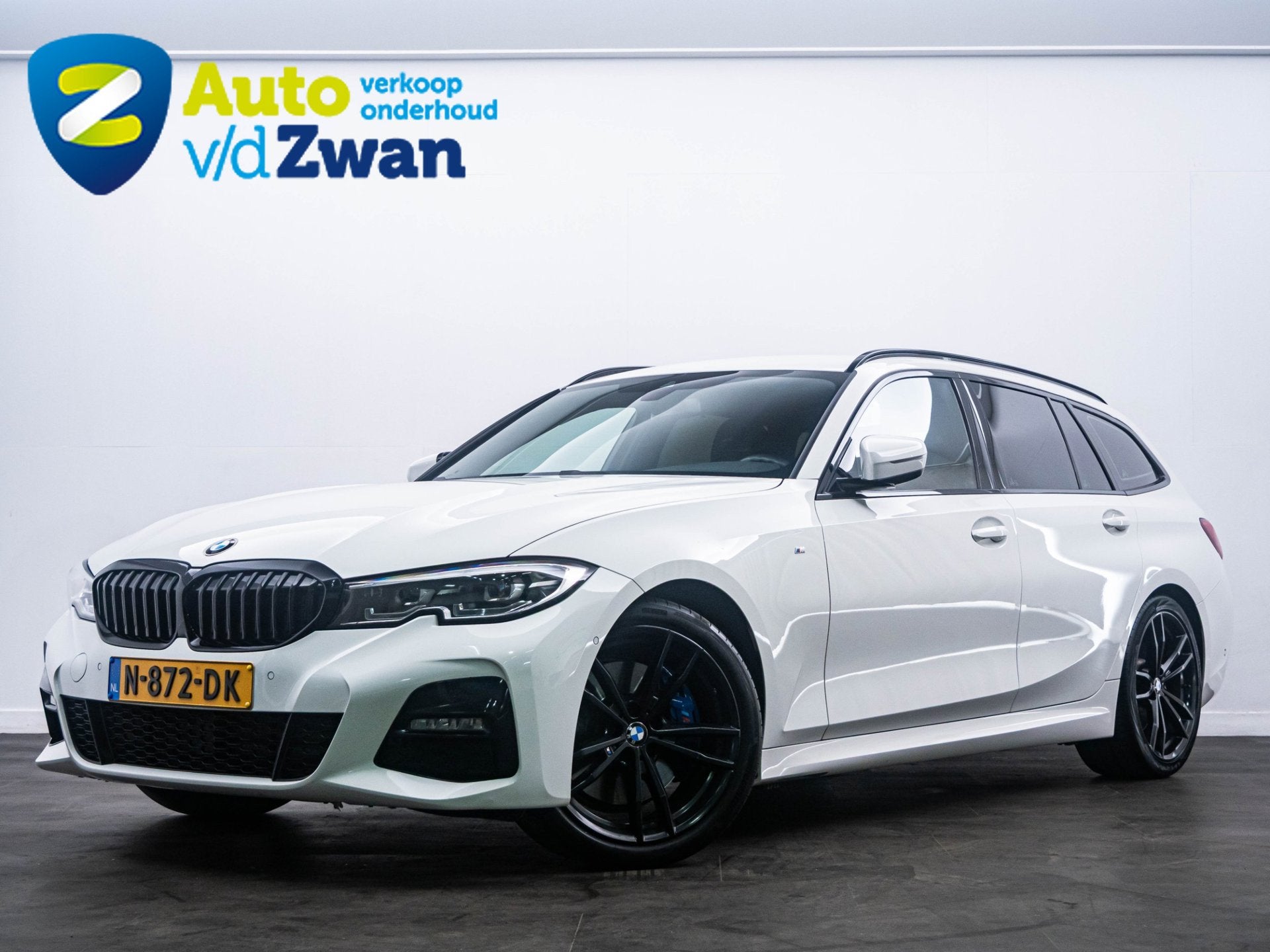 BMW 3-serie Touring 318i High Executive M-Sport|Trekhaak|LED, Auto's, BMW, Achterwielaandrijving, Gebruikt, Wit, 1545 kg