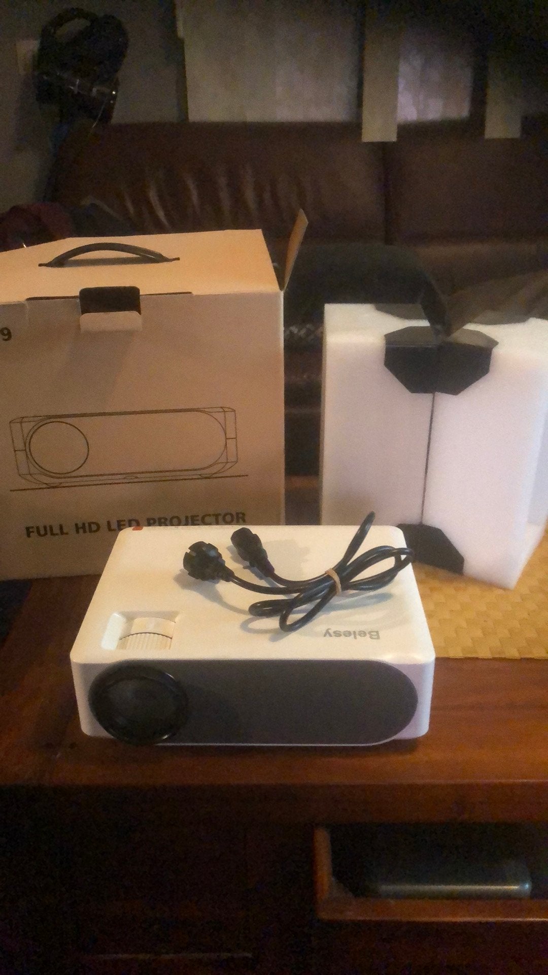 Belesy M19-full HD 4KBeamer, Ophalen of Verzenden, Zo goed als nieuw, LED