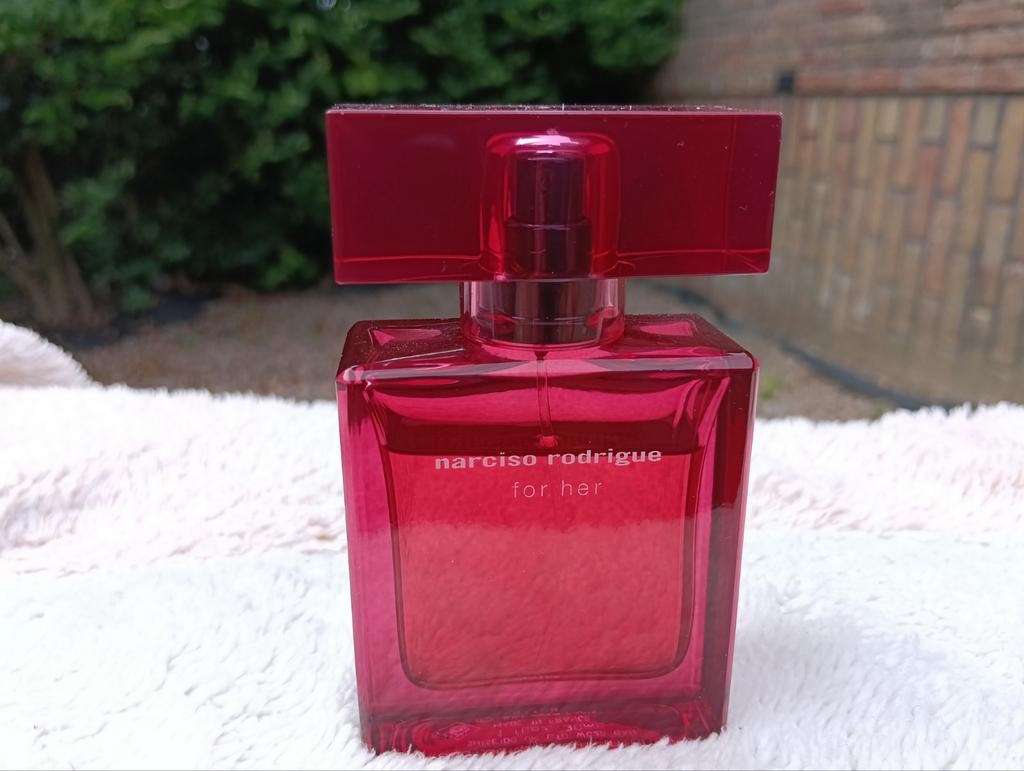 Narciso Rodriguez For Her Eau de Parfum Intense 30ml, Sieraden, Tassen en Uiterlijk, Uiterlijk | Parfum, Ophalen of Verzenden
