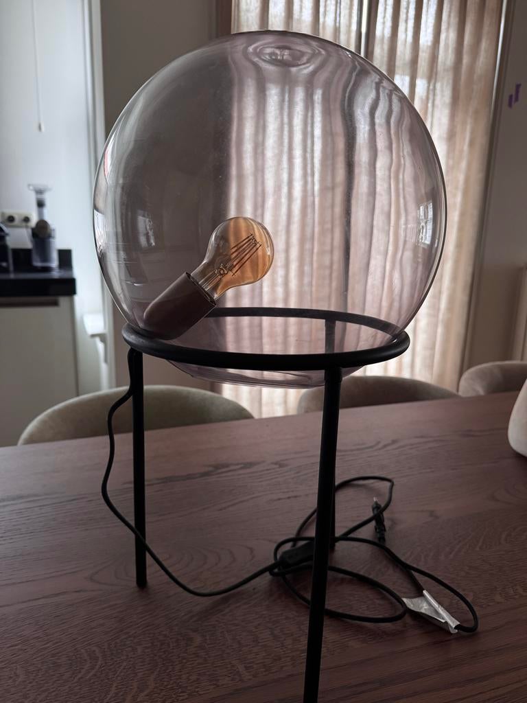 Glazen tafellamp met metalen standaard, Huis en Inrichting, Lampen | Tafellampen, Ophalen, Gebruikt, Glas, Minder dan 50 cm