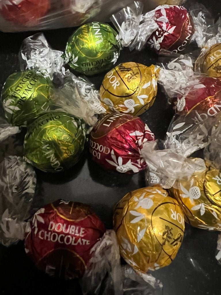 Lindt Chocolade Bollen MIX. Zakken van 2 kg  Spotprijs !!, Ophalen of Verzenden