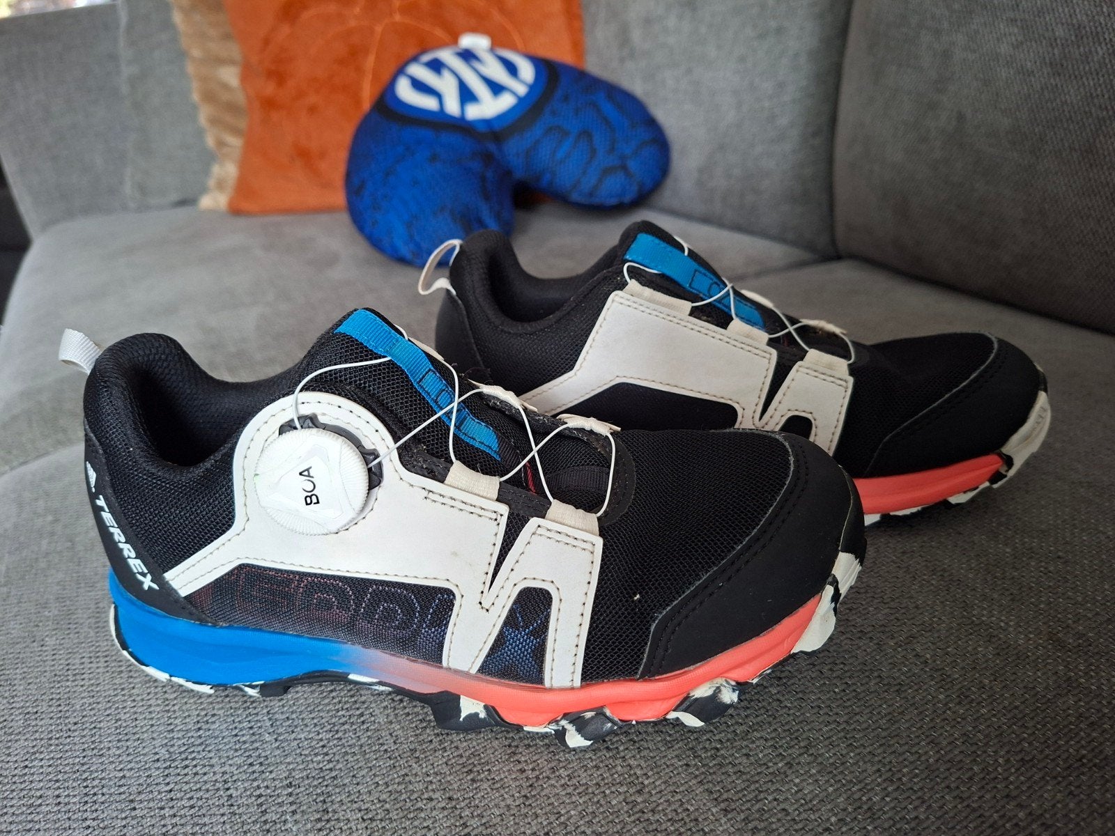 Adidas hardloopschoenen 35, Adidas, Hardloopschoenen, Ophalen of Verzenden, Zo goed als nieuw