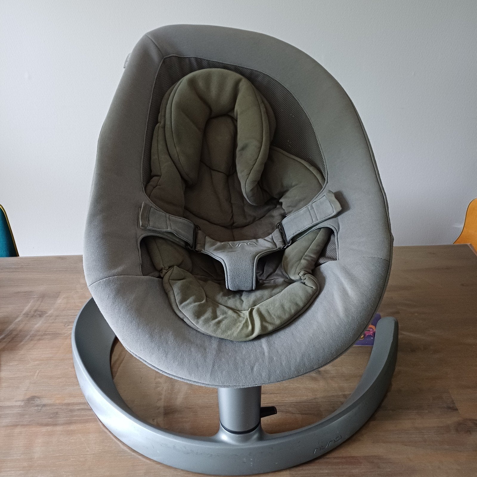Nuna Leaf Wipstoel - Grijs met gordel, Gebruikt, Verstelbaar, Wipstoel, Ophalen