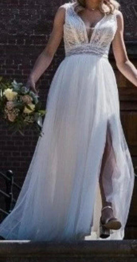 Elegante Trouwjurk met Diepe V-hals en Split, Ophalen, Zo goed als nieuw, Wit, Trouwjurk