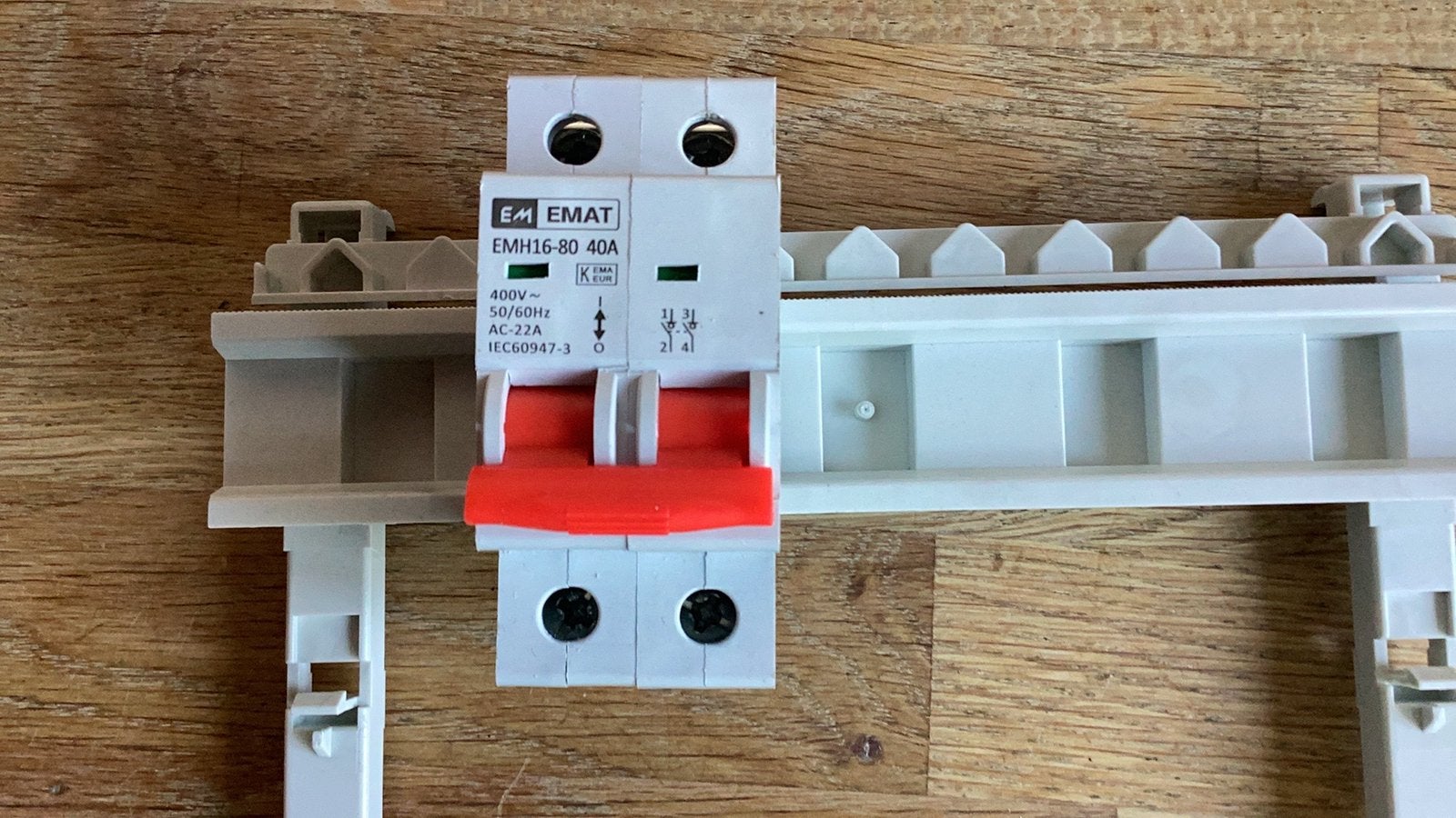 Hoofdschakelaar elektra met rek voor stoppenkast, Ophalen of Verzenden, Gebruikt, Emat, Schakelaar
