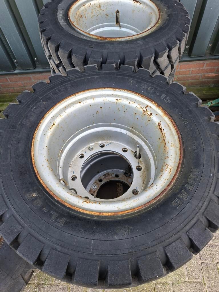 Bandenset Wacker Neuson EW65 - Complete Set, Ophalen of Verzenden, Zomerbanden, Band(en)