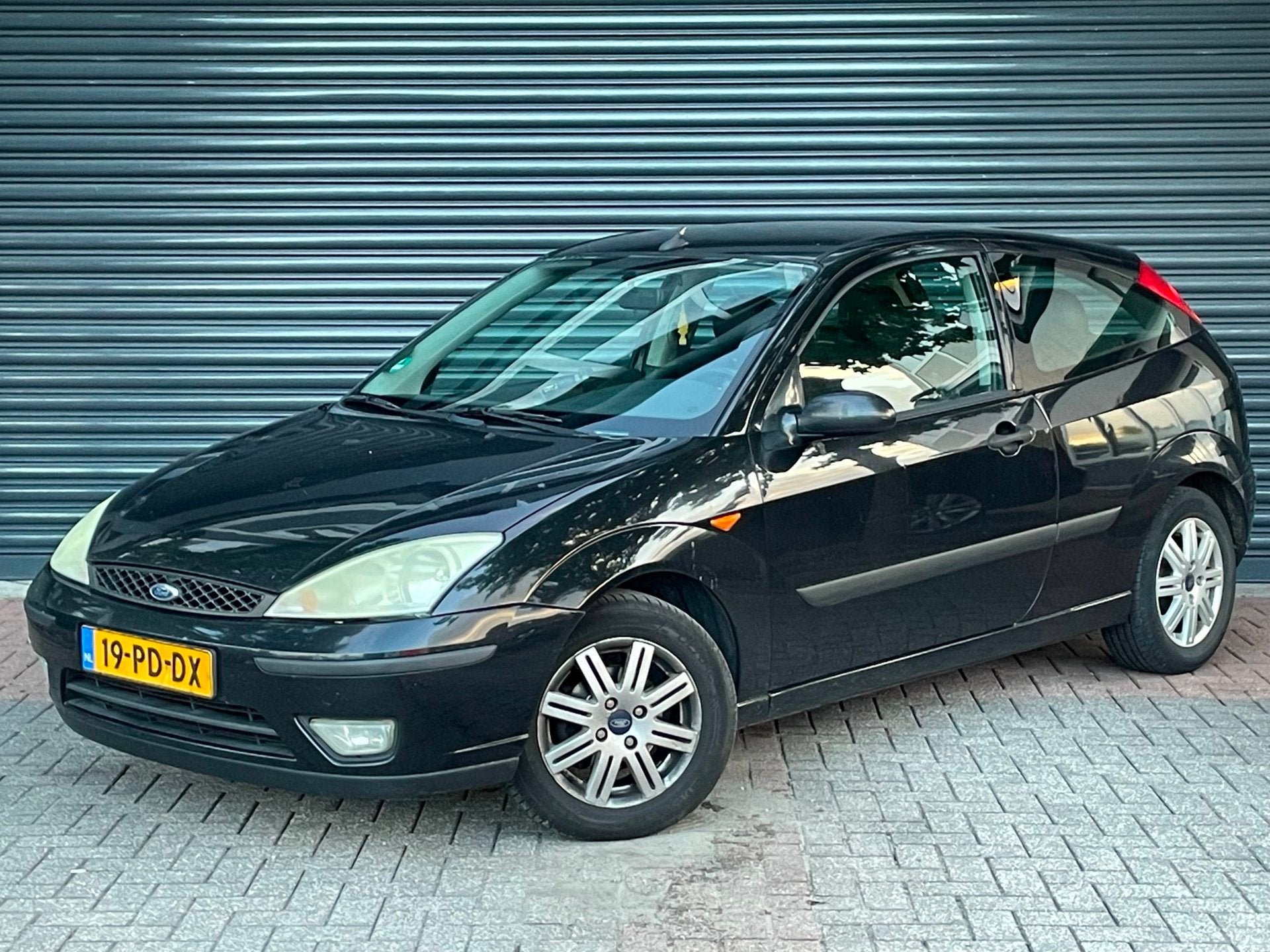 Ford Focus 1.6-16V Futura Leder | Airco | Elektr ramen | Rij, 1596 cc, Zwart, 4 cilinders, Handgeschakeld