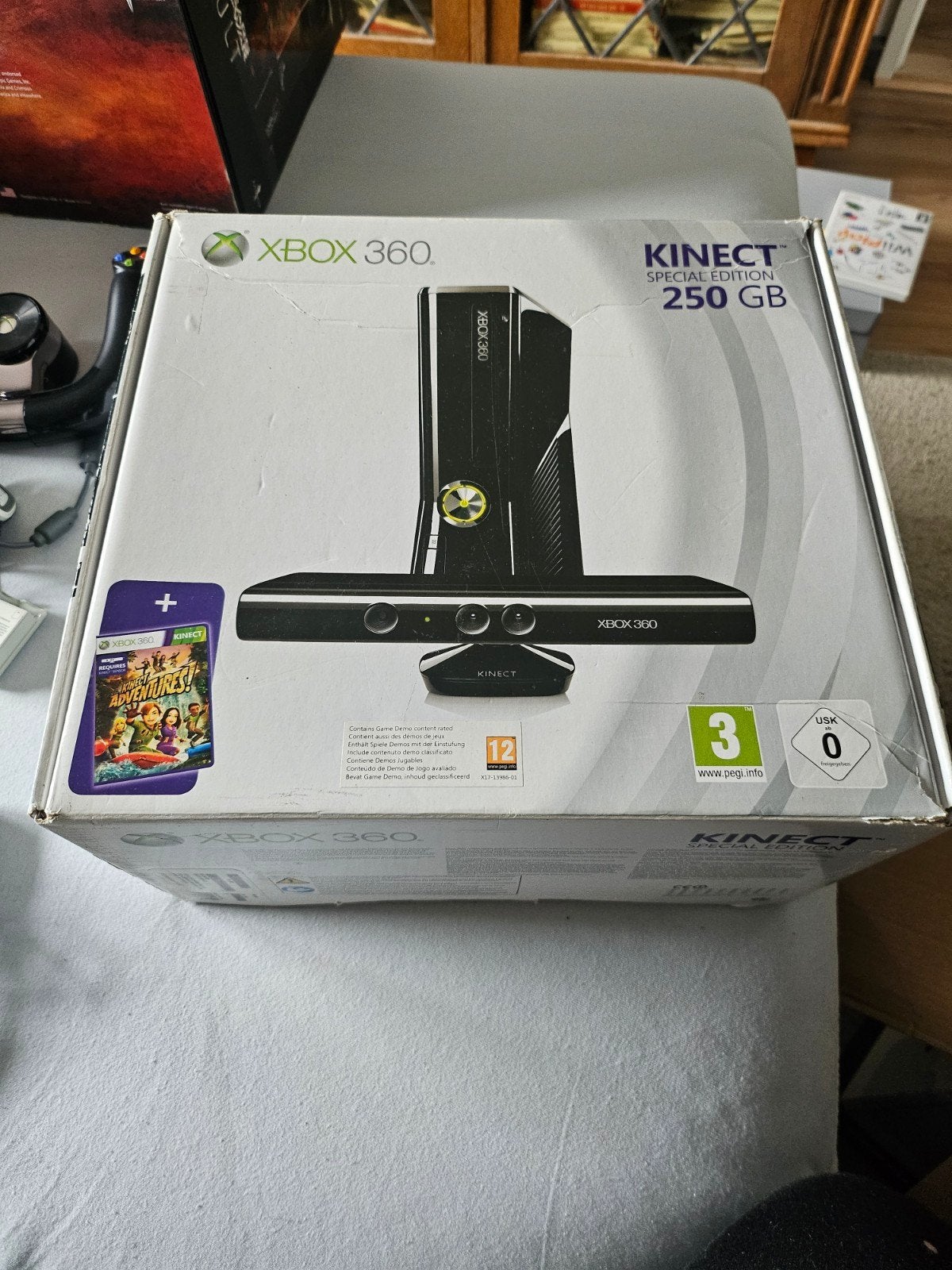 Xbox 360 Slim 250GB + Kinect Adventures (CIB) + veel extra's, Spelcomputers en Games, Spelcomputers | Xbox 360, Ophalen of Verzenden