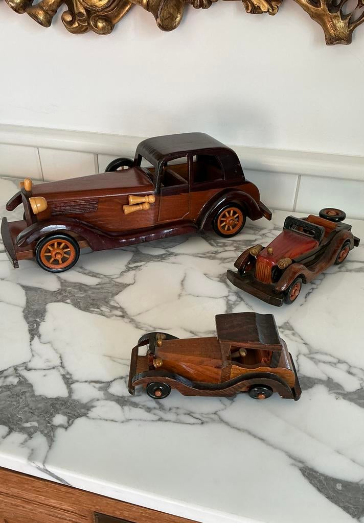 3 Houten, handgemaakte oude autos, oldtimer. Miniatuur, hout, Antiek en Kunst, Curiosa en Brocante, Ophalen of Verzenden