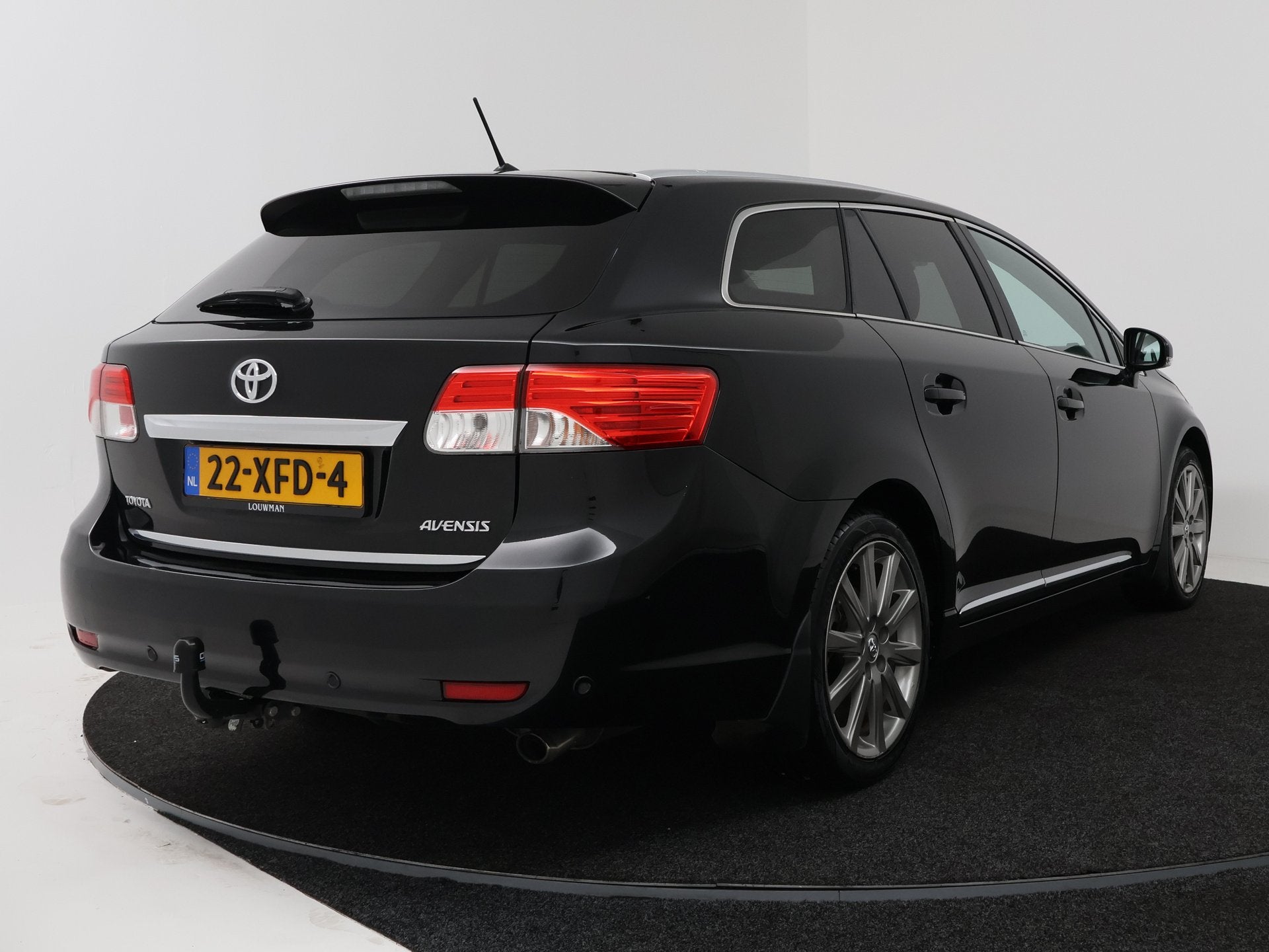 Toyota Avensis wagon 2.0 VVTi Executive Business | Panoramad, Zwart, 4 cilinders, Zwart, 152 pk
