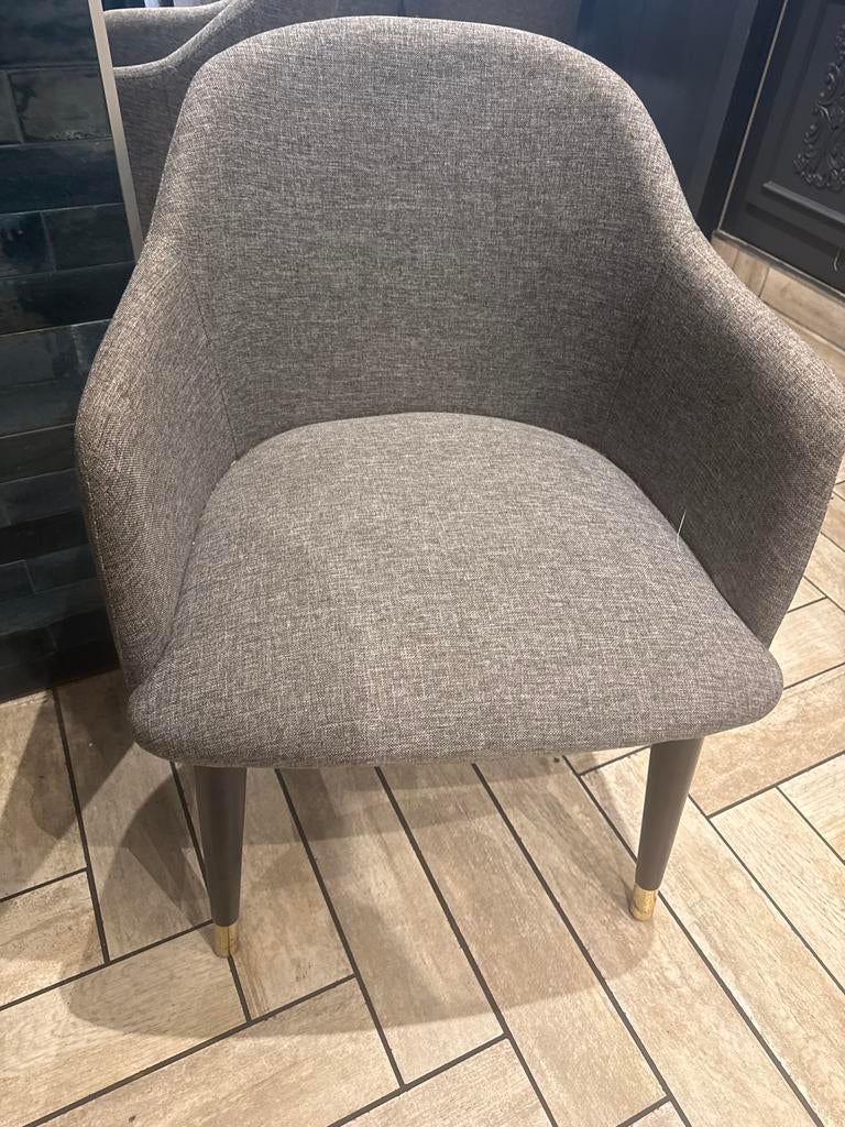 Comfortabele grijze moderne stoel met gouden details, Ophalen, Zo goed als nieuw, Eén, Stof