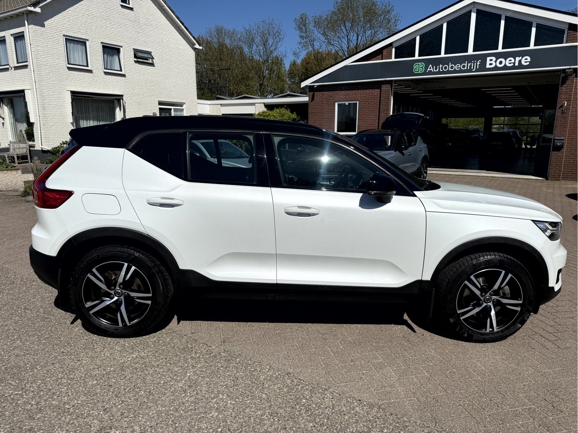 Volvo XC40 2.0 B4 200pk R-Design Panoramadak, Trekhaak, Came, 4 cilinders, 1969 cc, Wit, Origineel Nederlands