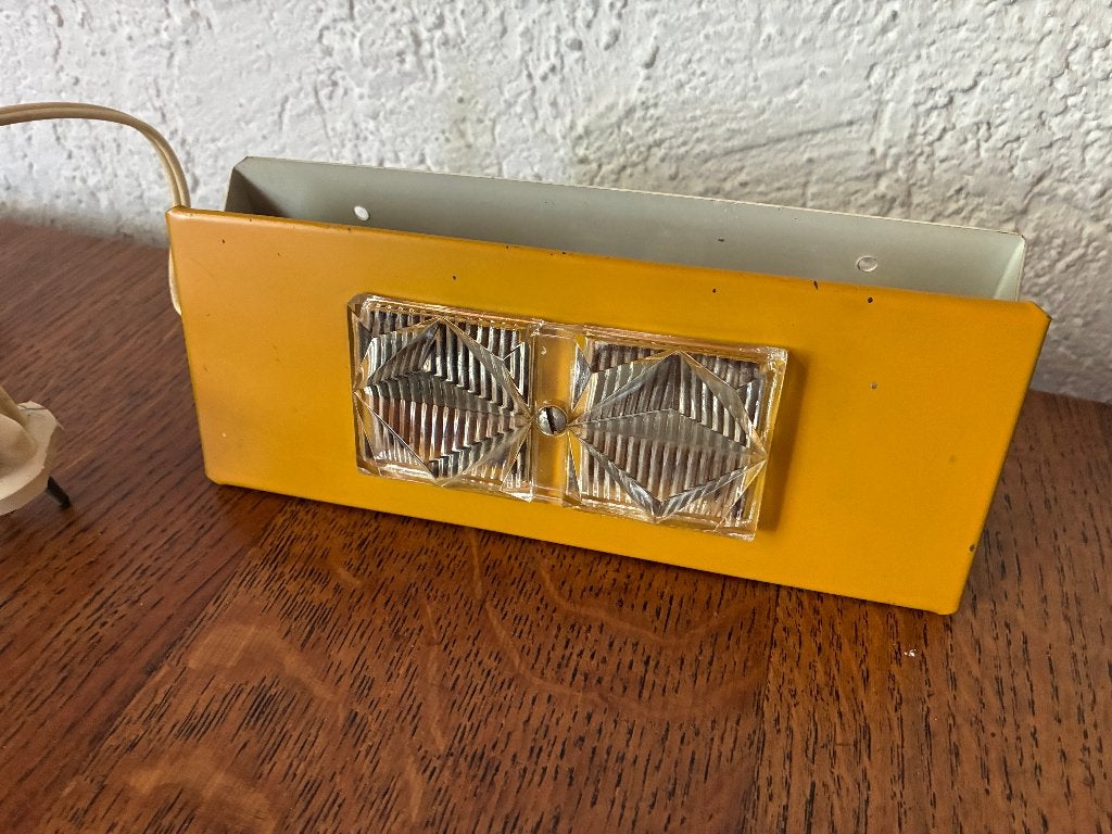Vintage bedlampje wandlampje geel, Bedlamp, E14 (klein), Ophalen of Verzenden, Glas