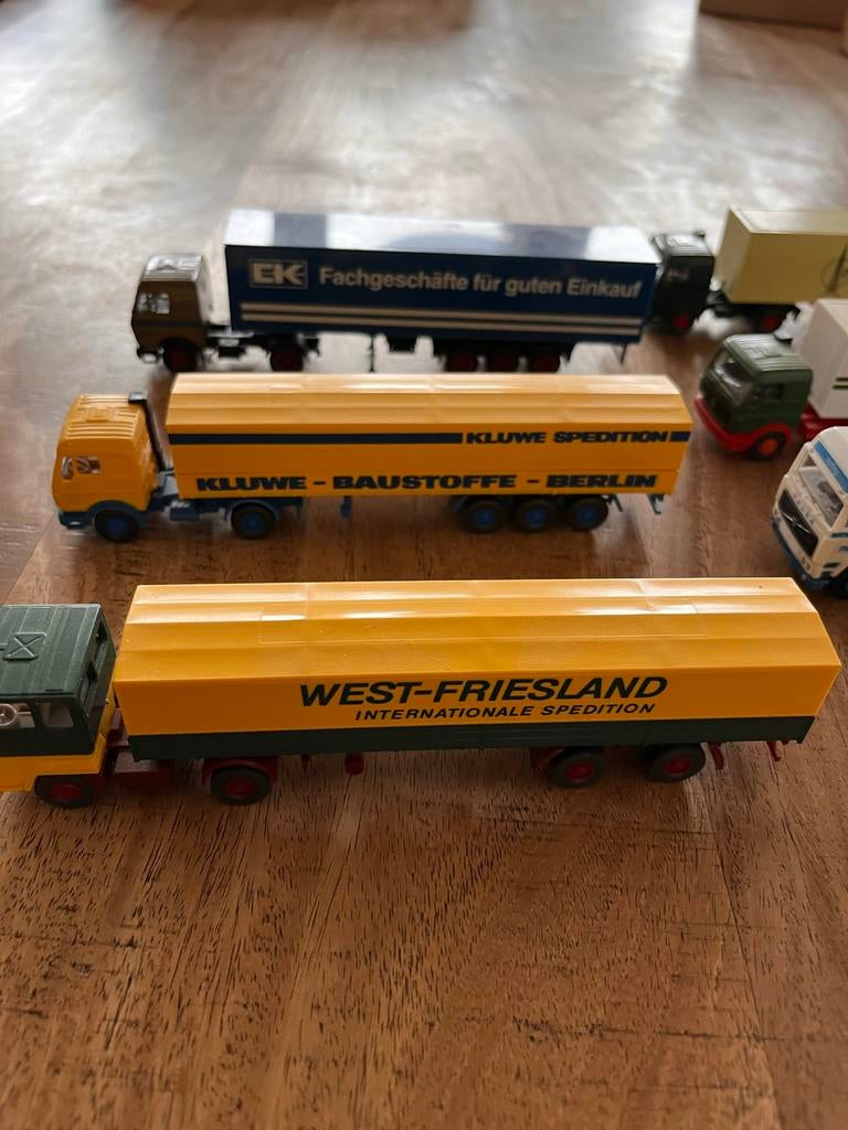 Modelspoor vrachtauto's voor Hupac trailers, Hobby en Vrije tijd, Modelbouw | Auto's en Voertuigen, Overige merken, Gebruikt, 1:50 of kleiner