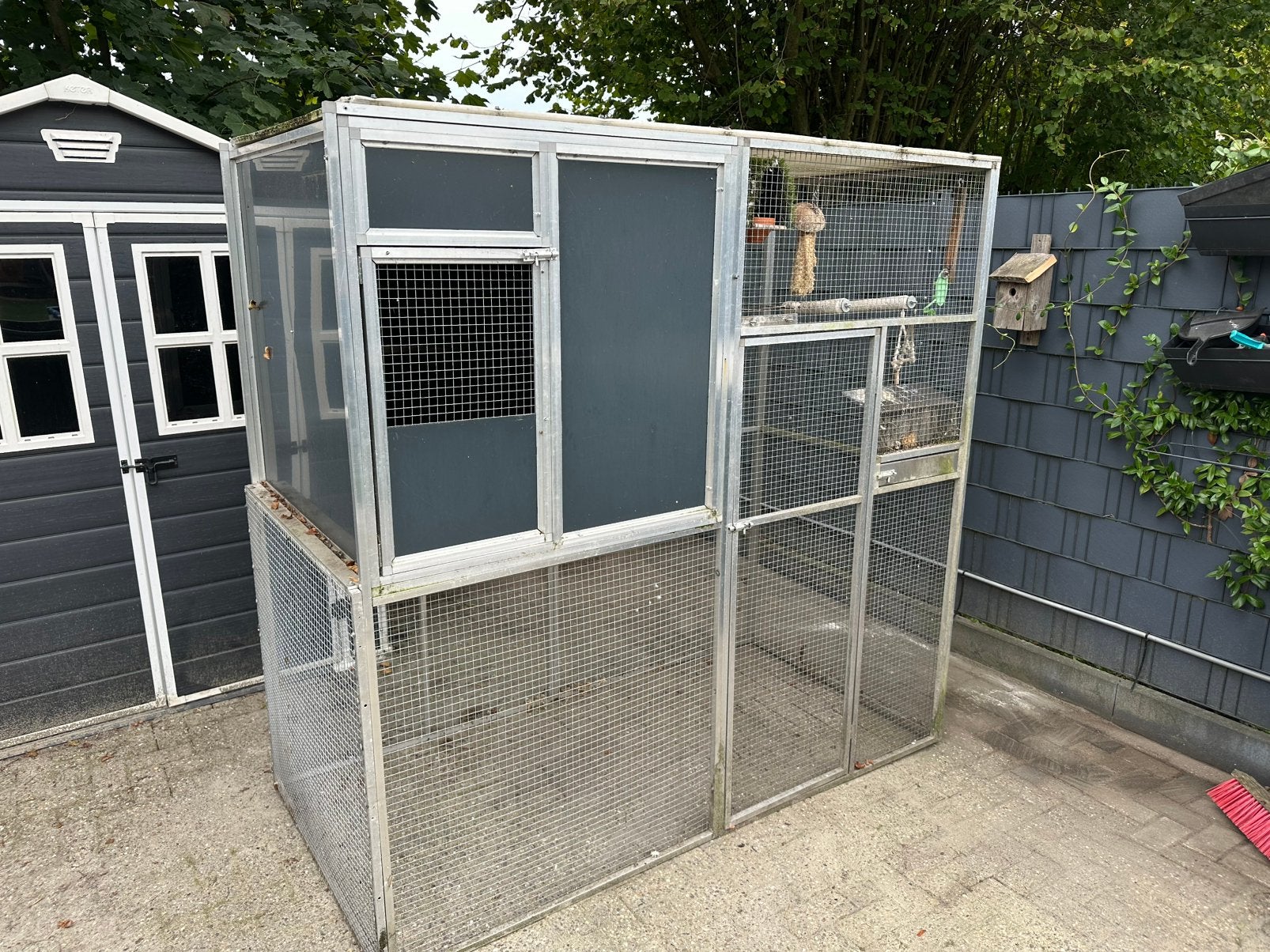 Ruime aluminium vogelvolière incl. nachtverblijf, Ophalen, Zo goed als nieuw, Aluminium, Volière