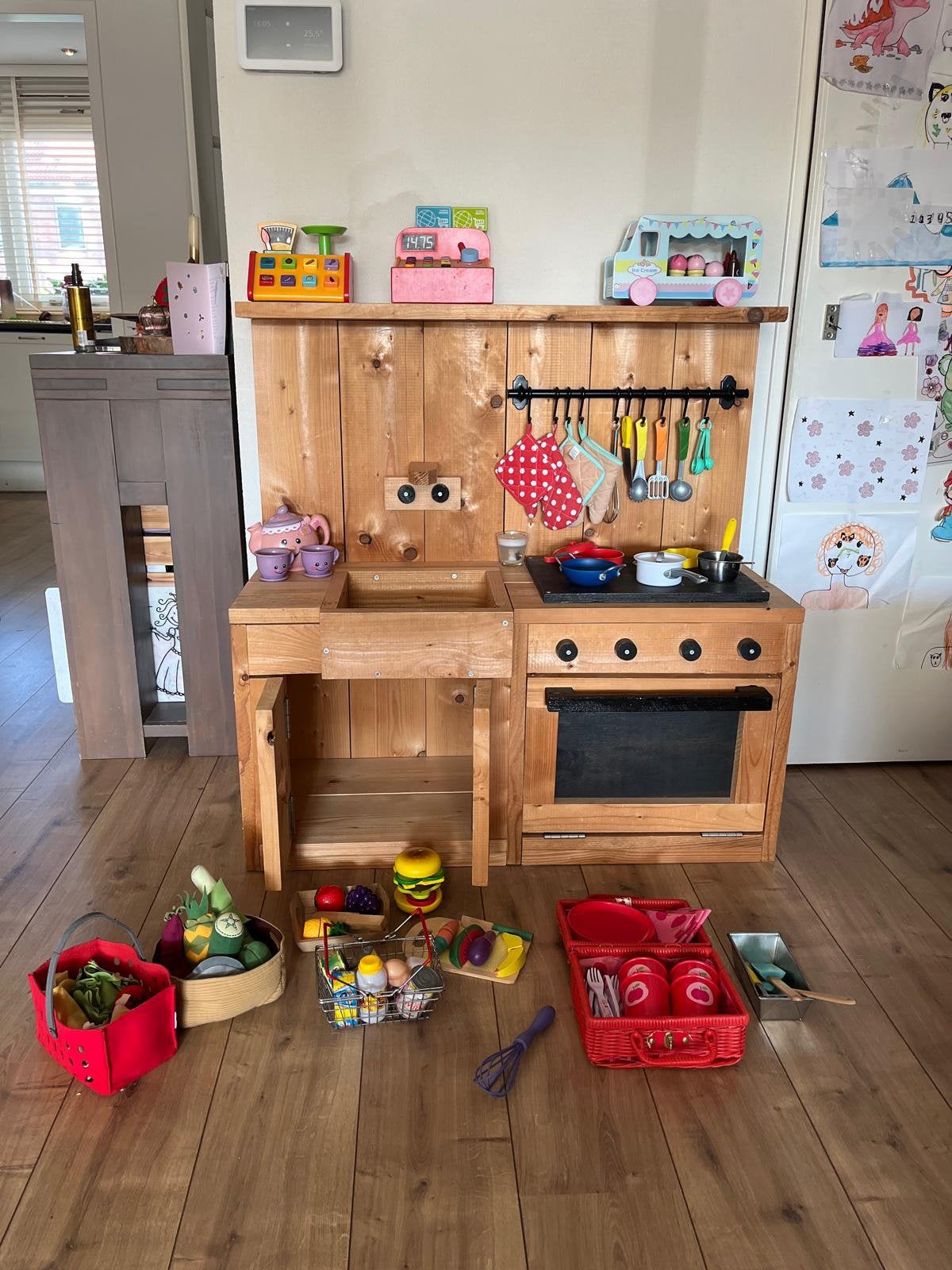 Jorg houten kinderkeukentje inclusief accessoires, Ophalen, Gebruikt, Hout, Speelkeuken