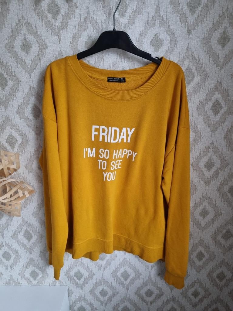 Bershka BSKGIRL Gele Sweater Maat L - "Friday" Print, Bershka BSKGIRL, Geel, Maat 42/44 (L), Ophalen of Verzenden