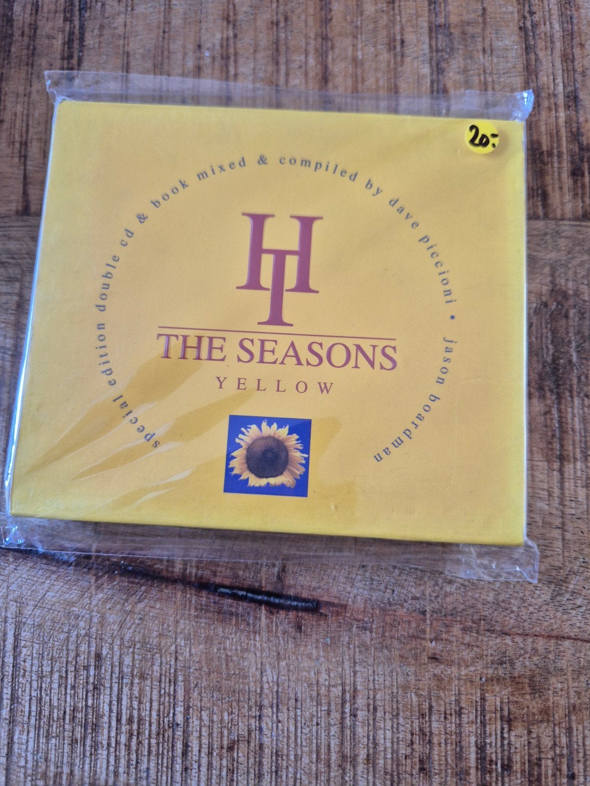 The Seasons Yellow - Special Edition Double CD & Boek, Cd's en Dvd's, Ophalen of Verzenden, Nieuw in verpakking